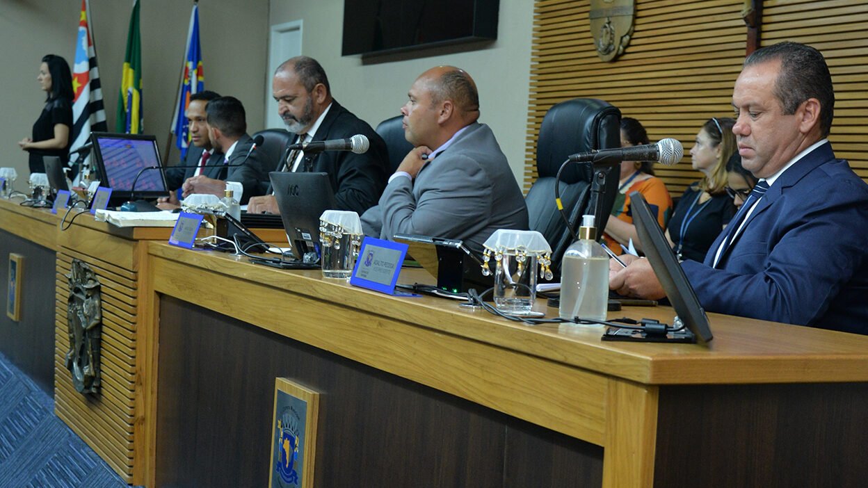 Homenagens na Câmara Parnaibana a Feirantes, Veterinários, Guarda Civil e Engenheira