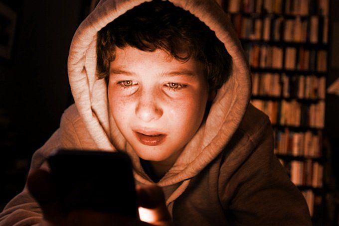 Quais os benéficos e malefícios das redes sociais