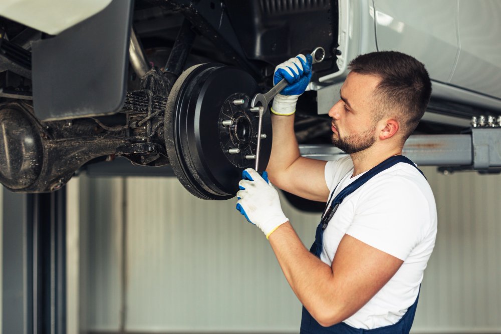 Dirigir um carro com a direção desalinhada pode ser muito perigoso