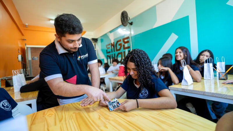 Escolas Públicas de SP Oferecem Aulas de Robótica com o Projeto Engenhoka