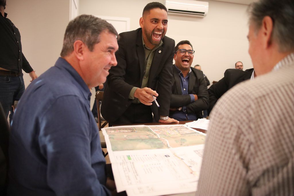 Antônio João define como prioridades pavimentação e reforma geral de escola municipal 4 Antônio João define como prioridades pavimentação e reforma geral de escola municipal
