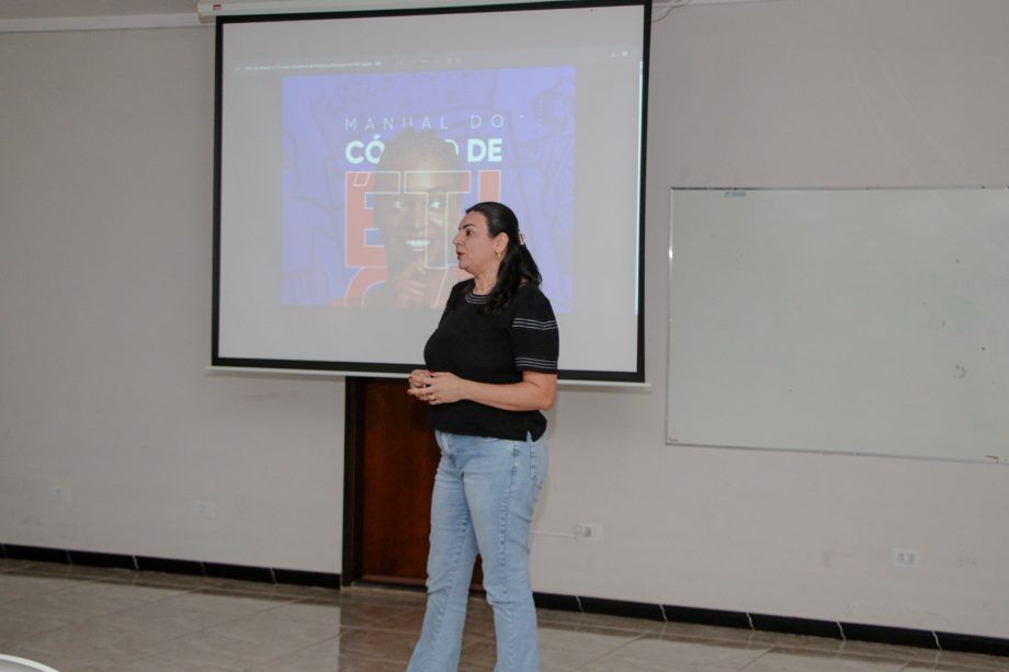 Saúde promove atividade formativa do Projeto PET-Saúde Equidade sobre o Código de Ética